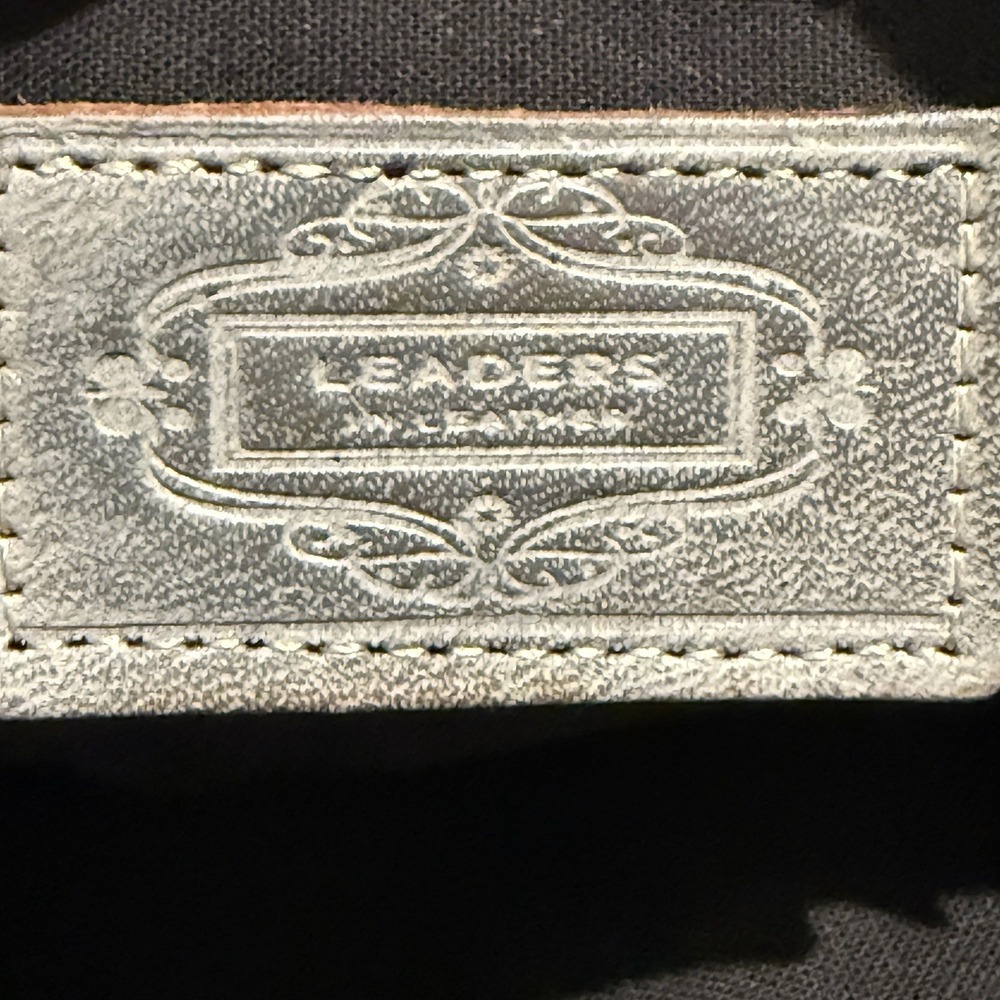 Embossed Metallic Silver Wristlet Clutch - Picture 7 of 8